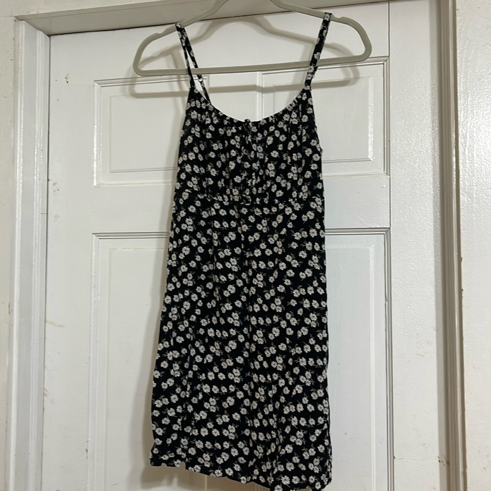 Hollister Black Daisy Floral Slip Dress Size Medium NWT